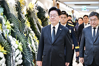 李대통령, 부천 화재 순직 소방관 빈소 찾아⋯