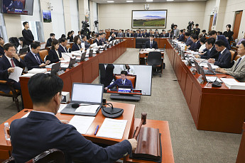 여야, ‘호남 반도체’ 삼전·SK하닉 증인 채택 공방[국감]