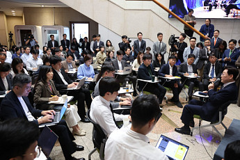 李대통령 “韓 증시 여전히 저평가…조만간 추가 조치 검토” [종합]