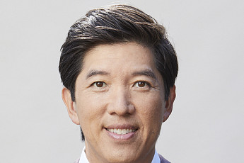 넷플릭스 대규모 구조조정 속 ‘케더헌’ 이끈 영화 총괄도 사임 [마켓핫]