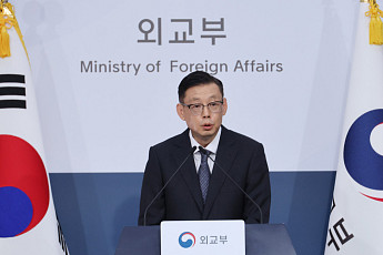 정부, 우크라 공관원 절반 철수…北포로 공개 갈등에 ‘강수’