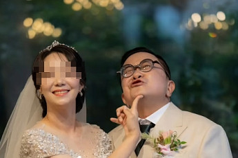 '58세 새신랑' 김형진, 아내 얼굴 첫 공개⋯