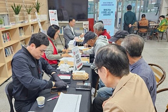 장흥군 '찾아가는 스마트 시니어 상담’...무상 제공