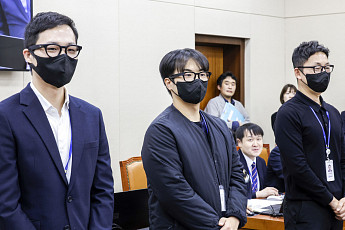 국회 국감장 버젓이 찍은 스마트글래스…배경훈 