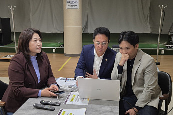 한 달 만에 다시 한국민속촌 간 채명신 
