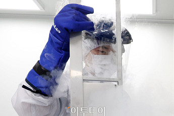 바이오 규제 완화 업계 ‘반색’⋯시민단체 “환자에 위험 전가”[320개 규제특례의 명암]