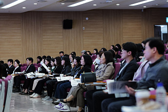“AI가 이끄는 노년 아닌, 노인이 주도하는 삶 돼야”
