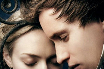 [할리웃 스타그라피] 맘마미아!가 낳은 진주 '아만다 사이프리드'