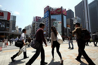 <b>섹스</b>하지 않는 일본...“성장도 멈춘다”