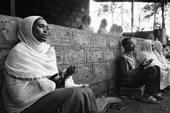 박노해, 에티오피아 사진전 ‘꽃피는 걸음’ 개최