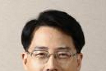 [객석]새는 슬플 때도 울지 않는다