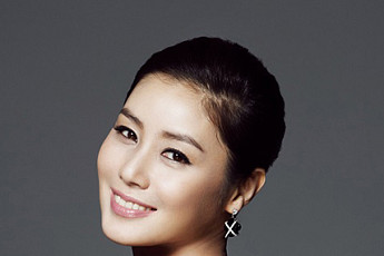 김성령, 차기작 ‘미스 프랑스’ 확정 “5월 연극무대 오른다”