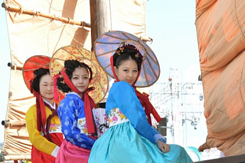 [오늘의 어제/10월18일]성 스캔들 어우동 처형…남성훈 조만식 별세