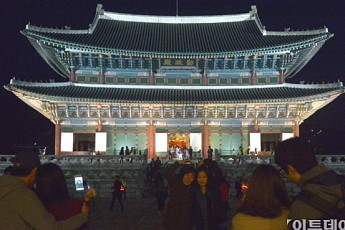 [상식 생활 키워드]고궁 야간관람 사전예매ㆍ글루텐 프리 뜻ㆍ호주 마귀상어 포획ㆍ입춘에 먹는 음식ㆍ2014년 관광수입 역대 최대ㆍ부정맥 증상