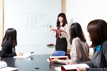 [중국어 교육 시장 뜨겁다] 버벅대던 발음성조 술술~ 특급사부 여기 있네
