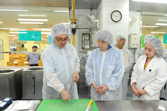 김승희 식약처장, 노인복지시설 현장 방문