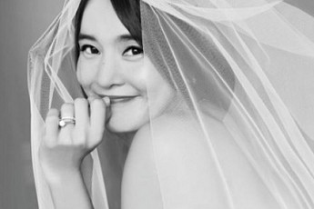 리마인드 웨딩 화보, 션-정혜영 결혼 10주년 네 아이와 함께…'훈훈'