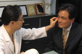 올 설 성형가, 중년층 미용성형 증가