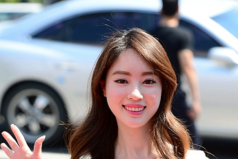 [BZ포토] 양정원, 필라테스 여신의 상큼 손인사