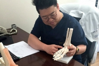 장마철 낙상, 무릎 부상 조심하세요