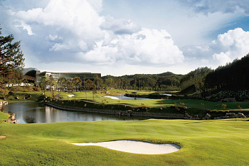 철(鐵)이 만든 세상, 페럼클럽