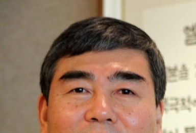 ‘인사의 계절’..임무 마치고 떠나는 CEO와 남는 CEO들