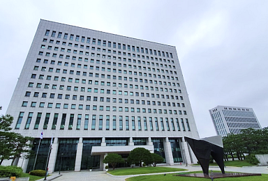 검찰, 식약처 등 압수수색..”코로나19 백신·치료제 관련”