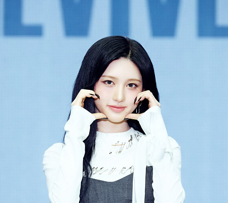 [비즈 포토] 아이브 가을, 사랑스러운 볼하트