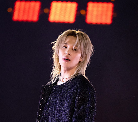 [비즈 포토] 방탄소년단 지민, 몽환적 조명 속 빛나는 무대 천재