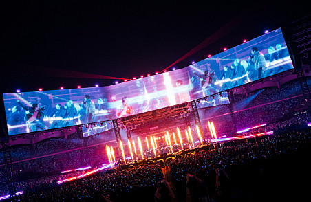 [비즈콘] 태극기 위 방탄소년단, 4만 아미와 '아리랑' 합창