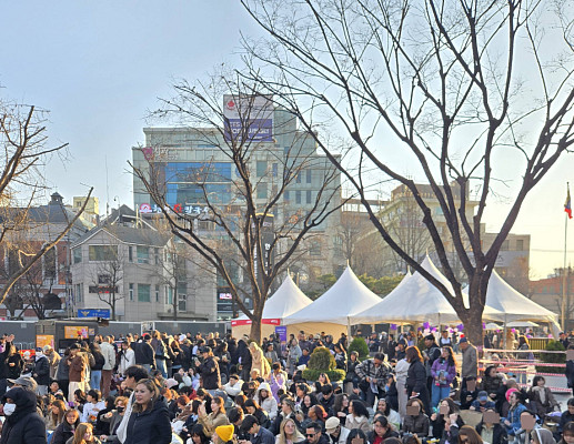 [비즈 포토] "BTS가 온다" 광화문 광장 가득 메운 보랏빛 기다림