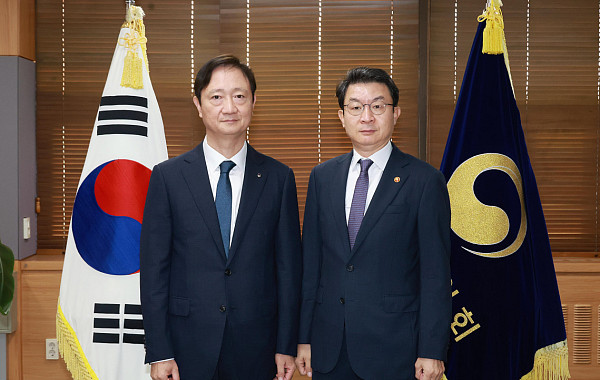 첫 국감 나선 이억원·이찬진…가계대출·PF·해킹 ‘도마 위’