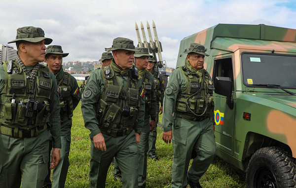 베네수엘라, 미 최대 항모 도착 맞서 군 동원령 발동⋯저항 준비