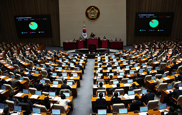 정부안 대비 1000억원 순감… 국가채무 51.6% 유지