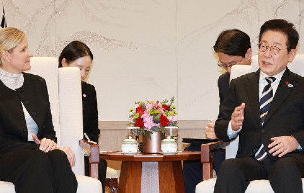 李대통령, IOC 위원장 만나 "韓 체육 발전에 많은 지원 부탁"