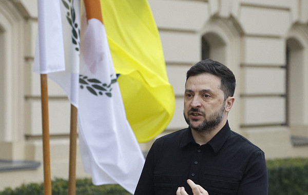 트럼프 대통령의 종전 압박에도 젤렌스키 “영토양보 절대 불가”