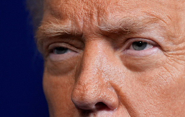 트럼프, 계속된 건강 이상설에 “내 유전자 매우 좋아…검사받아 논란만 키워”