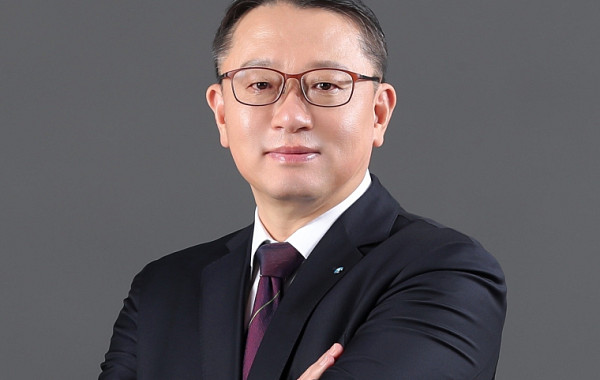 정진완 우리은행장 “경쟁은행 격차 좁힐 마지막 기회… 고객 기반 확대 최우선”[신년사]