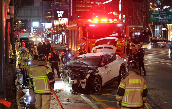 [종합] 퇴근길 종각역 앞 참사…3중 추돌로 1명 사망·9명 부상