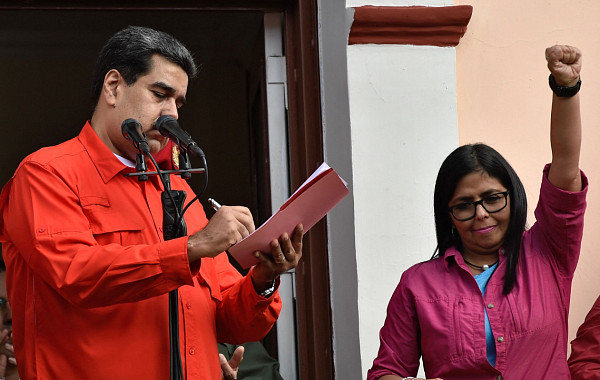 트럼프 경고에⋯마두로 권한대행, ‘항전’서 ‘협력’으로 태세 전환 [베네수엘라 격변 후폭풍]