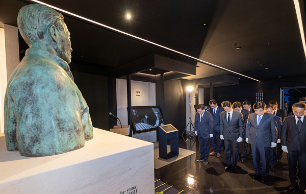 HD현대, 정주영 창업자 25주기 추모행사…정기선 회장 “불가능 현실로 만든 발자취”