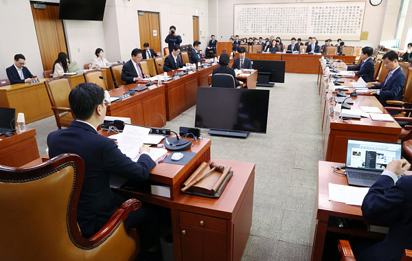 여야 ‘강대강’ 대치, 공운법 개정안 통과 ‘변수’ [공공기관 통합 관리]