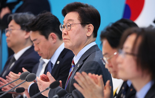 李대통령 지지율 62.2%…"중동 대응, 위기관리 긍정평가" [리얼미터]