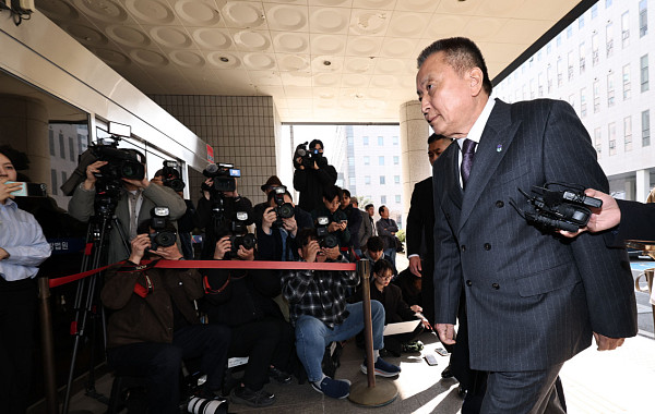 김영환 ‘컷오프’ 가처분 심문…“자의적 판단” vs “자율 영역”