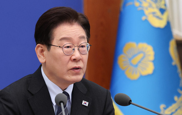 5월 1일에 전국민 쉰다…개헌안도 공고 의결