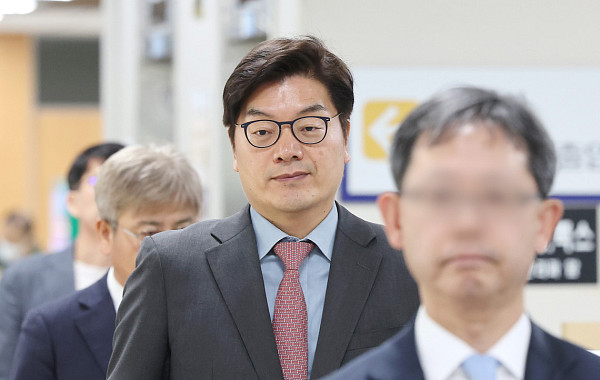 ‘퇴직금 미지급 혐의’ 쿠팡 CFS 전·현직 대표 첫 재판…“일부 지급”