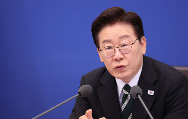 李대통령 "'일자리 부족시대' 공공서비스 일자리 발굴해야"
