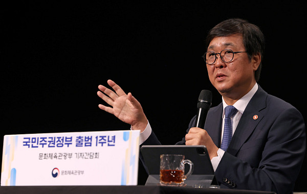 최휘영 장관 “K컬처, 이미 3대 수출 핵심 산업…2030년 400조 시대 열 것”[현장]
