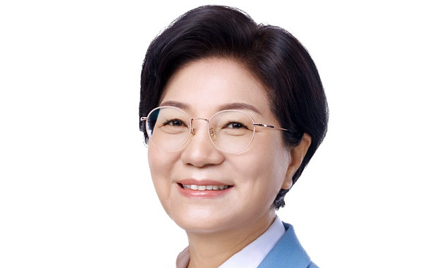 ‘서울시 최초 여성 3선 구청장’ 탄생…김미경 은평구청장 공식 구정 복귀