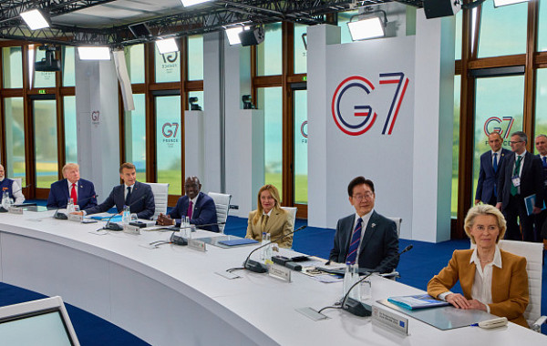 60조 잠수함부터 '글로벌 AI 기본사회'까지…G7서 실용외교 펼친 李